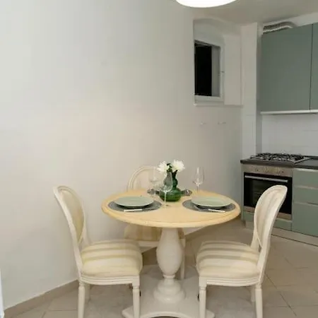 Santa Croce Moon Floransa